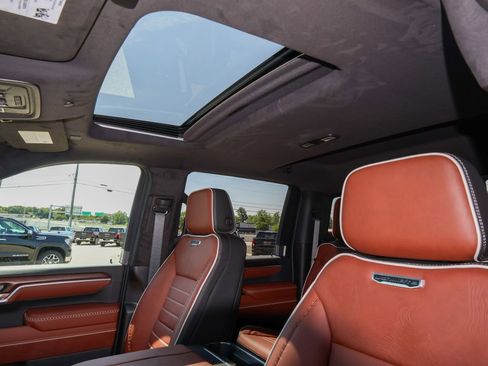 New 2026 GMC Sierra 3500 Denali Ultimate AWD/4WD image 9