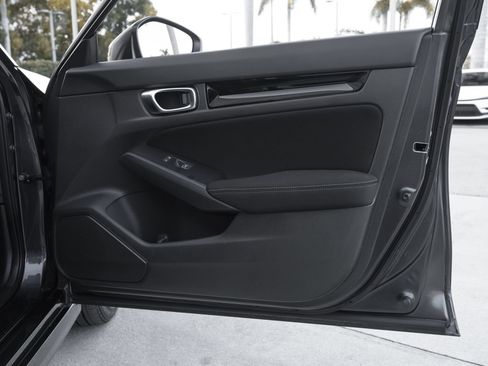 Used 2025 Honda Civic Sport image 40