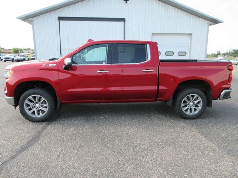 Certified 2022 Chevrolet Silverado 1500 LTZ AWD/4WD image 8