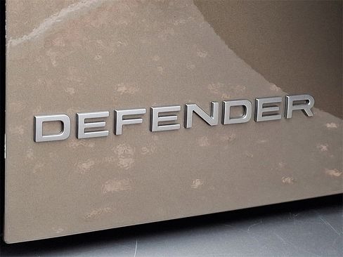 Used 2024 Land Rover Defender 110 X-Dynamic SE image 30