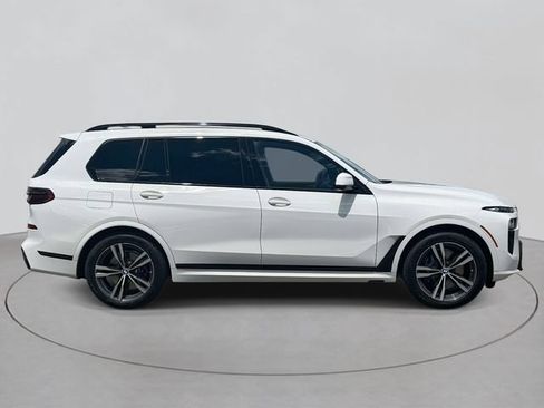 Used 2024 BMW X7 xDrive40i w/ M Sport Package AWD/4WD image 4