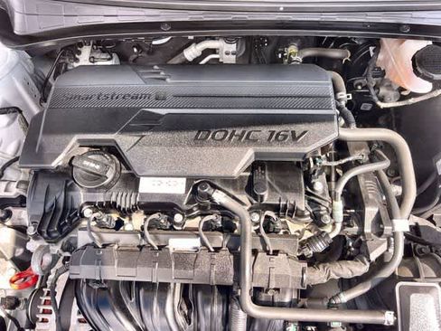 Used 2021 Hyundai Elantra SEL image 10