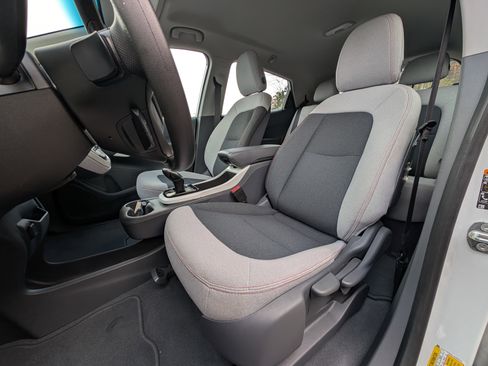 Used 2020 Chevrolet Bolt LT image 16