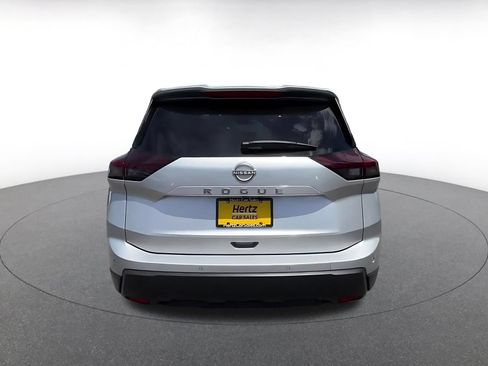 Used 2025 Nissan Rogue SV FWD image 12