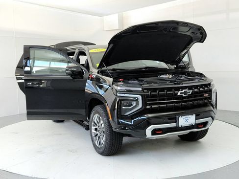 Used 2025 Chevrolet Tahoe Z71 w/ Comfort Package AWD/4WD image 9