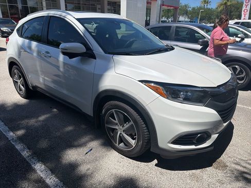Used 2022 Honda HR-V EX image 2