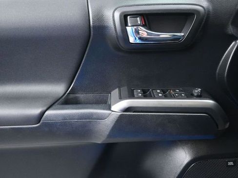 Used 2019 Toyota Tacoma TRD Pro AWD/4WD image 24