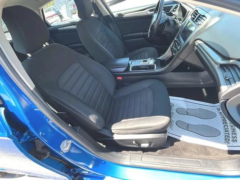 Used 2019 Ford Fusion SE FWD image 16