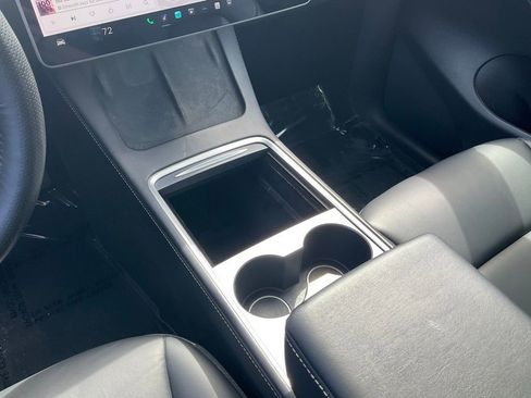 Used 2021 Tesla Model Y Long Range image 46