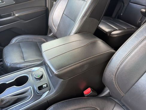 Used 2019 Chevrolet Traverse Premier AWD/4WD image 28