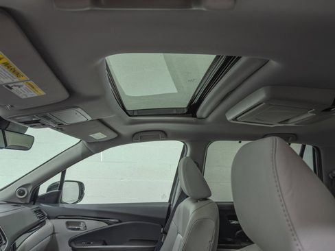 Used 2022 Honda Pilot Touring image 15