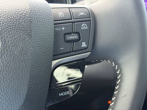 Used 2025 Toyota Camry SE FWD image 16