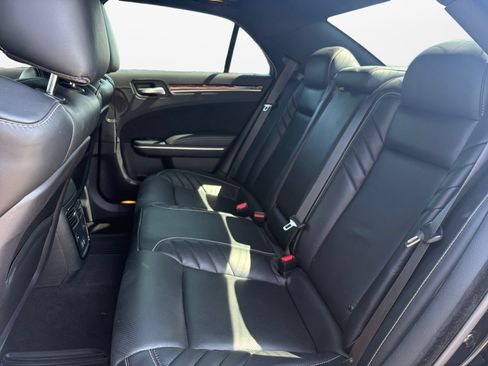 Used 2023 Chrysler 300 C RWD image 15