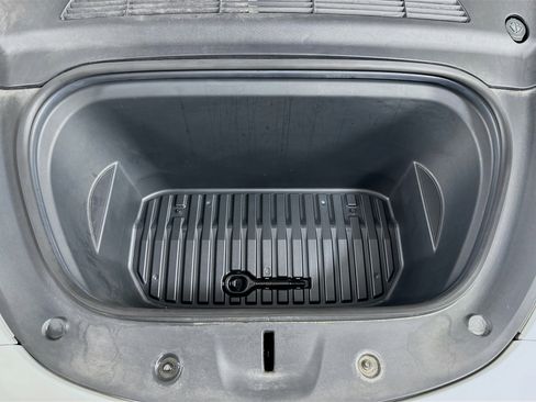 Used 2021 Tesla Model Y Long Range image 31