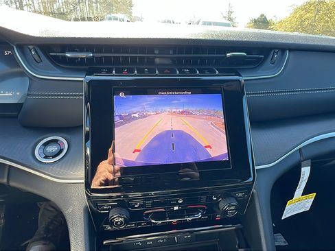 New 2026 Jeep Grand Cherokee Laredo X image 28