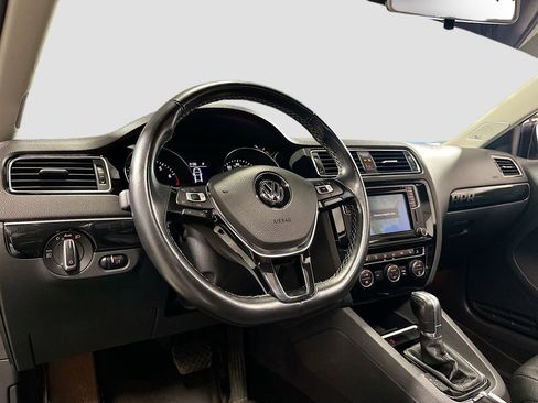 Used 2017 Volkswagen Jetta SEL Premium FWD image 10
