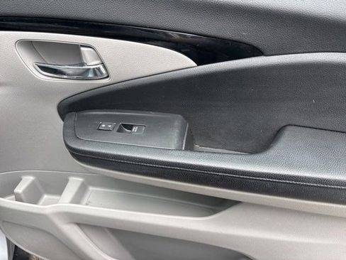 Used 2016 Honda Pilot Touring image 41