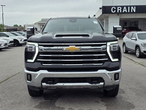 Used 2024 Chevrolet Silverado 2500 LTZ w/ LTZ Convenience Package AWD/4WD image 2