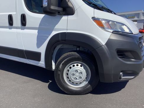Used 2025 RAM ProMaster 1500 w/ Convenience Group FWD image 3