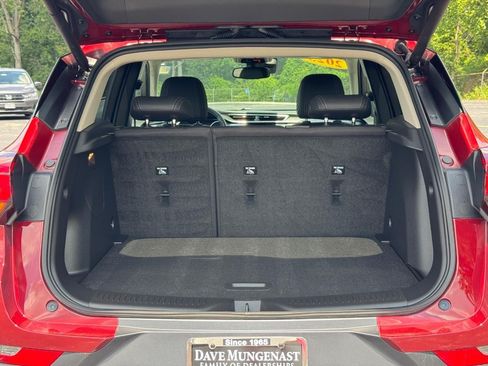 Used 2023 Buick Encore GX Essence w/ Experience Buick Package FWD image 5