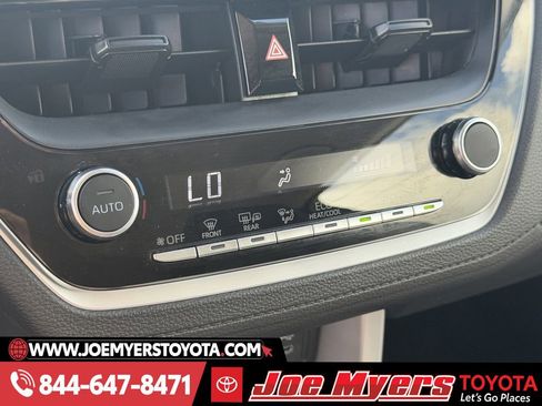 Used 2025 Toyota Corolla Cross LE image 20