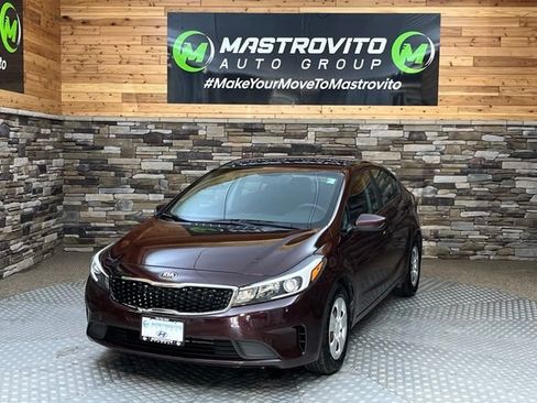 Used 2017 Kia Forte LX FWD image 4