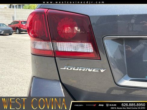 Used 2019 Dodge Journey Crossroad FWD image 14