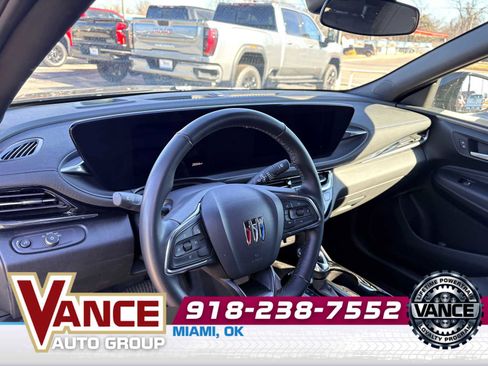 Used 2025 Buick Envista Sport Touring w/ Advanced Safety Package image 12