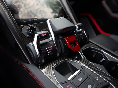 Used 2024 Lamborghini Urus Performante image 52