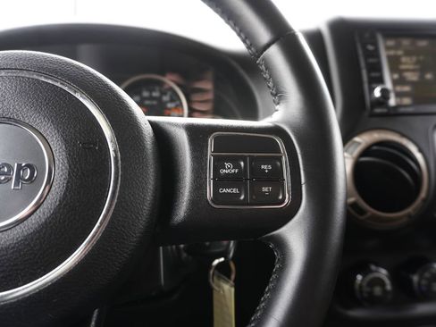 Used 2017 Jeep Wrangler Unlimited Sahara image 21