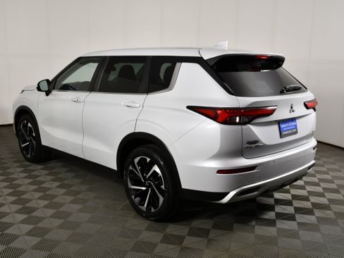 Used 2022 Mitsubishi Outlander SE AWD/4WD image 7