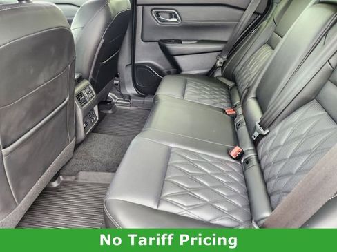 Used 2025 Nissan Rogue Platinum w/ Tech Package FWD image 25