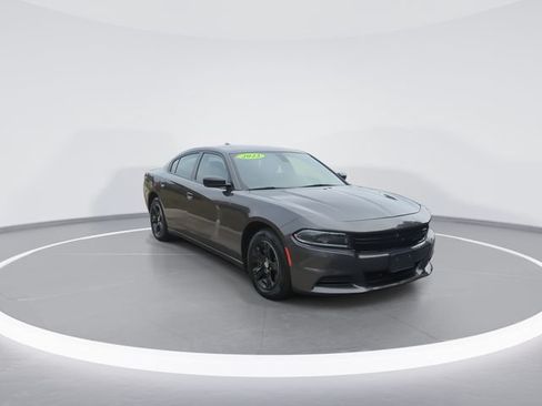 Used 2023 Dodge Charger SXT RWD image 2