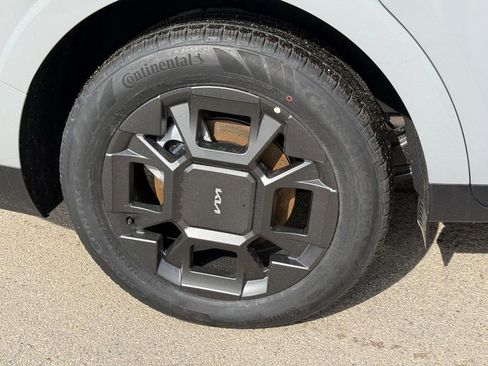New 2026 Kia Carnival EX FWD image 4