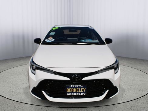 Used 2026 Toyota Corolla SE FWD image 3