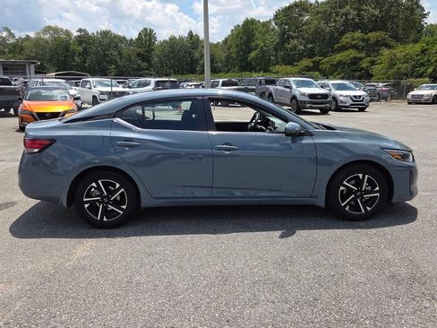 Used 2025 Nissan Sentra SV w/ All-Weather Package FWD image 11