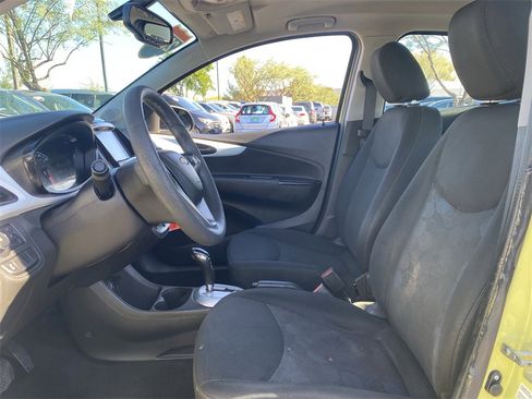 Used 2018 Chevrolet Spark LT image 17