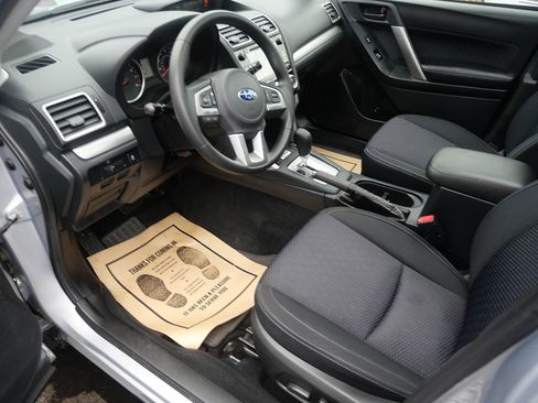 Used 2017 Subaru Forester 2.5i Premium w/ All-Weather Package image 9