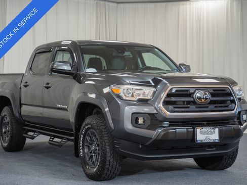 Used 2018 Toyota Tacoma SR5 AWD/4WD image 1