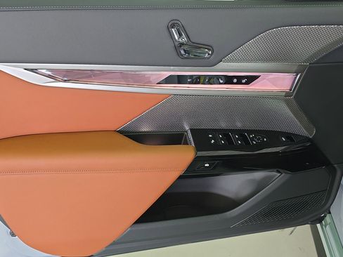 New 2026 BMW i7 xDrive60 w/ Executive Package image 17