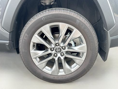 Used 2025 Toyota RAV4 XLE Premium AWD/4WD image 9