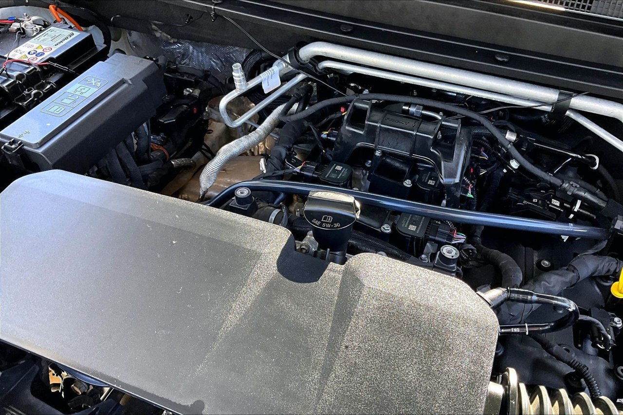 Used 2023 Chevrolet Colorado LT RWD image 32