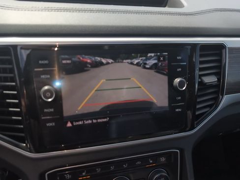Used 2019 Volkswagen Atlas SEL R-Line AWD/4WD image 24