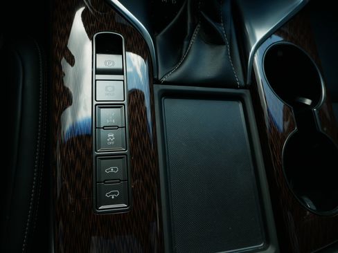 Used 2023 Lexus LX 600 4WD w/ Accessory Package (Z1) image 32