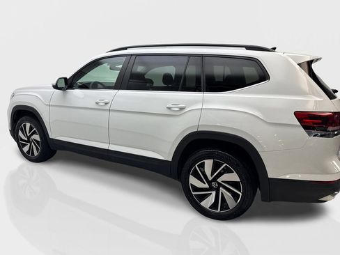 Used 2024 Volkswagen Atlas SE w/ Panoramic Sunroof Package FWD image 14