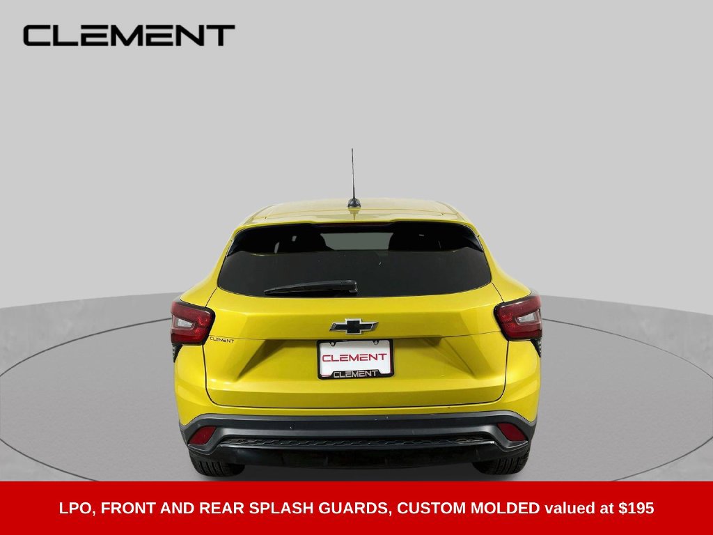Used 2024 Chevrolet Trax RS w/ Driver Confidence Package FWD image 7
