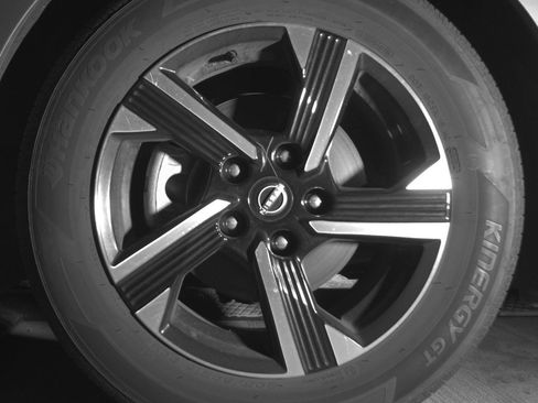 Used 2025 Nissan Sentra SV image 12