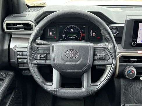 Used 2026 Toyota Tacoma SR5 AWD/4WD image 15