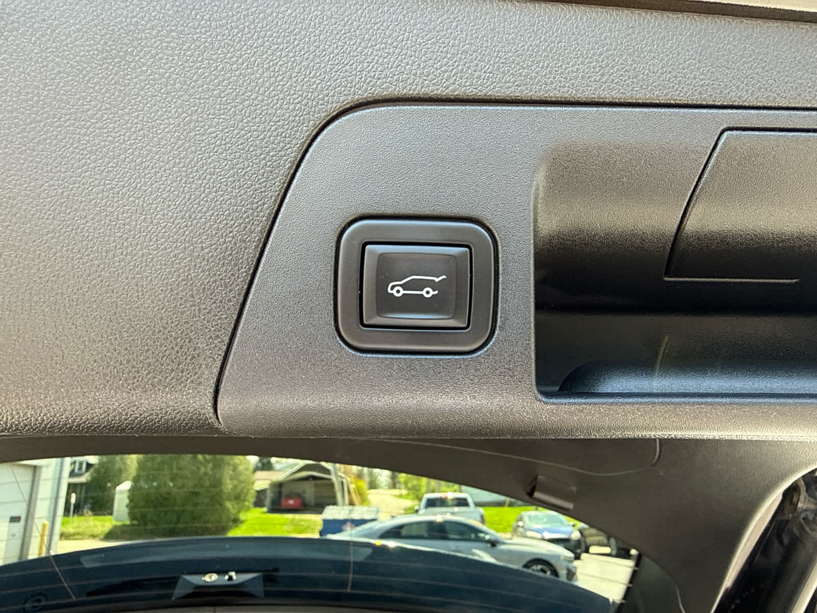 Used 2023 Buick Envision Avenir AWD/4WD image 17