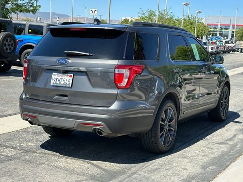 Used 2017 Ford Explorer XLT w/ Equipment Group 202A FWD image 8
